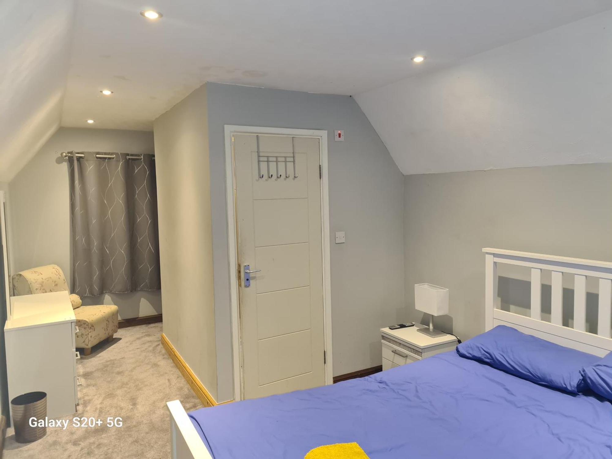 The Reading Whole Apartment With Private Lake And Gardens Buitenkant foto